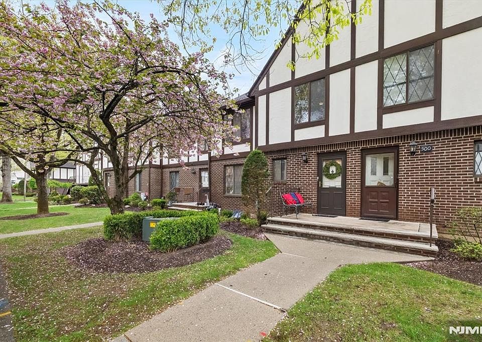 1st image of 502 Piermont Ave S #T502