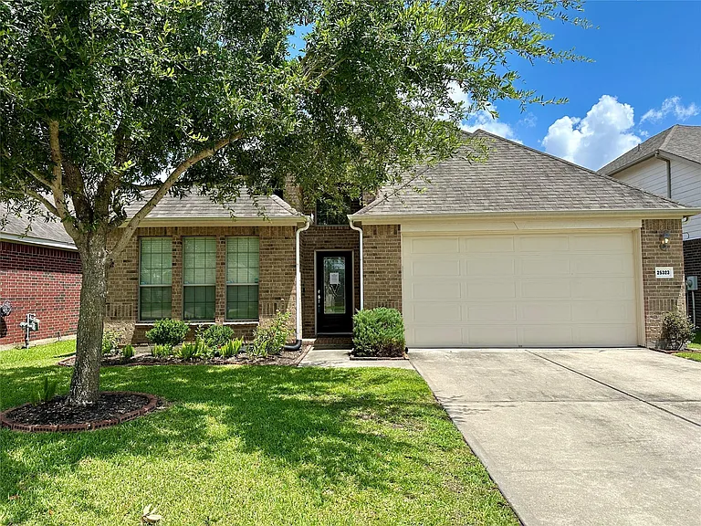 25323 Lisburn Dr — Photo 1