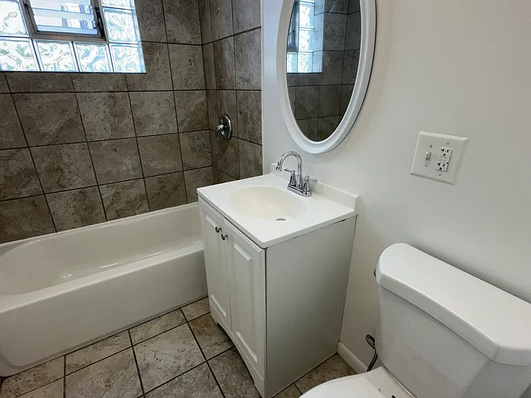 4924 Mulford St #3E — Photo 9