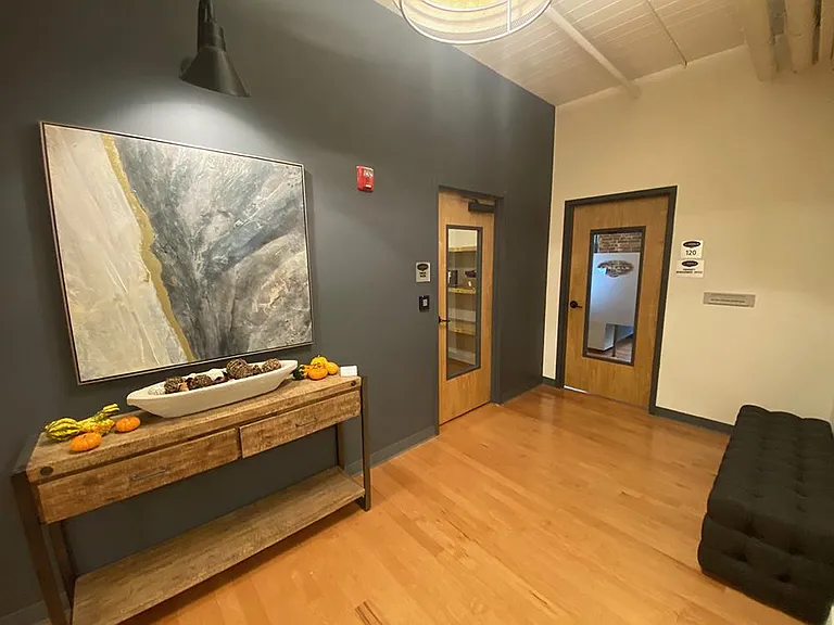 Lincoln Lofts — Photo 16