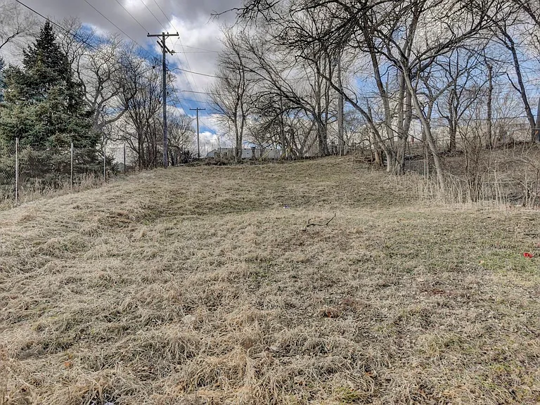 2206 Crawford St — Photo 24
