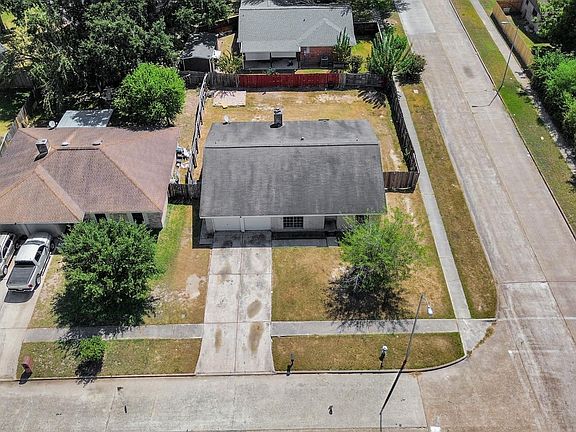 4th image of 9502 Spiralwood Ln