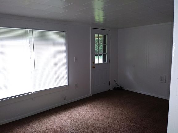 5th image of 745 Armstrong St