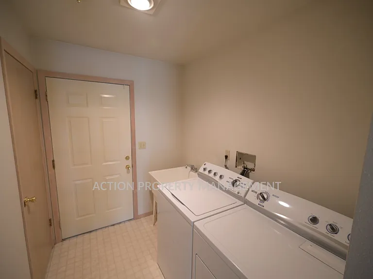 1464 Heath Rd — Photo 24