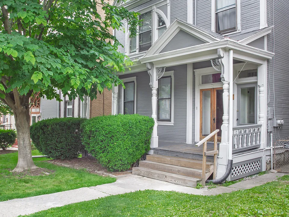 411 Franklin Ave #1
