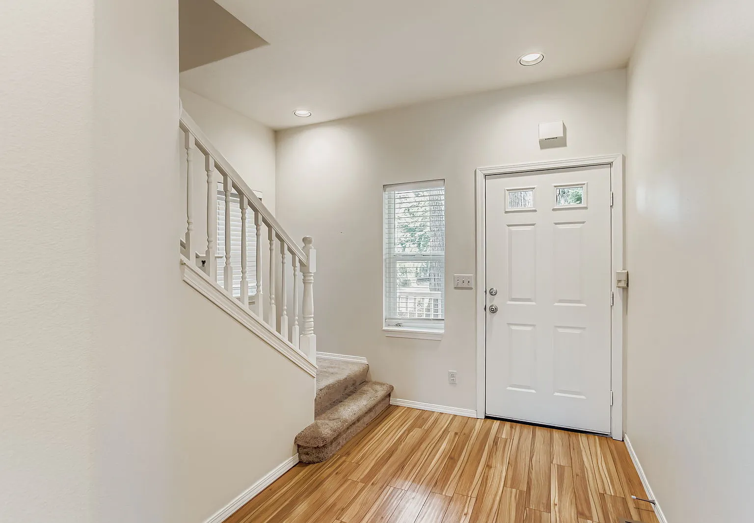 3 bed, 2.5 bath, 1628 sqft, $3,395 — Photo 4
