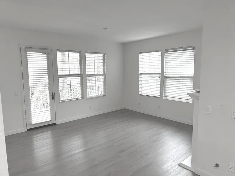 1800 Oak St #432 — Photo 5