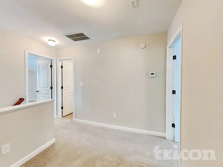 557 McCarthy Dr — Photo 16