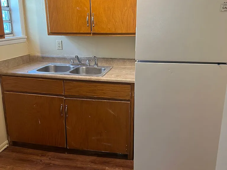 1801 Goodyear Ave — Photo 14