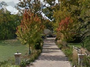 27662 N Forest Garden Rd, Wauconda, IL 60084
