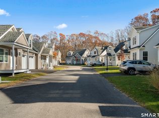 8 Ivy Hill Rd #8, Waterford, CT 06385