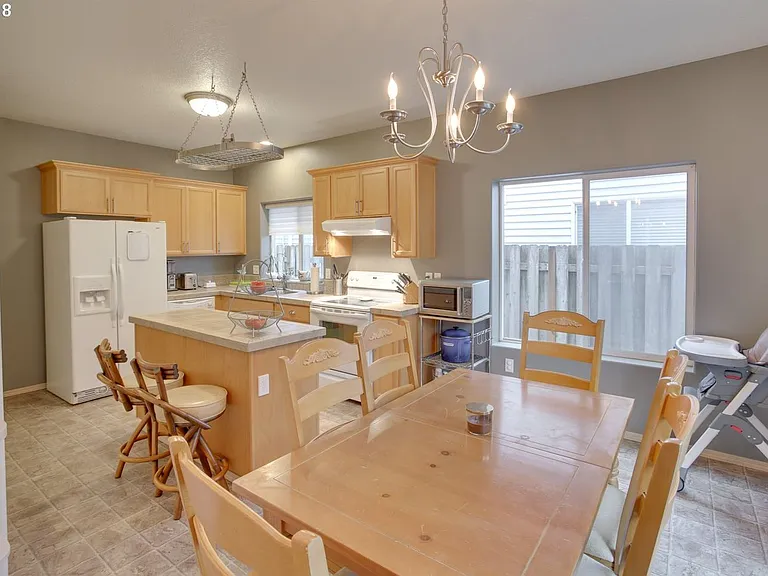 8800 N Drummond Ave — Photo 11