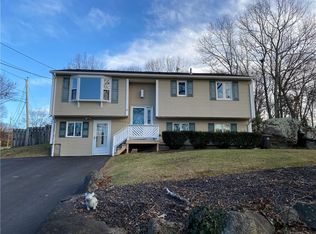 41 Colvintown Rd, Coventry, RI 02816