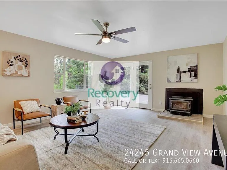 24245 Grand View Ave — Photo 6