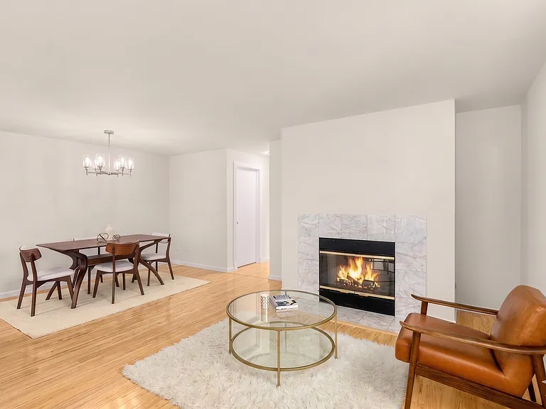 2017 Eastlake Ave E #203 — Photo 2