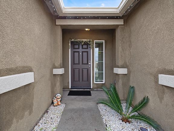 5th image of 2349 W Corvina Ave