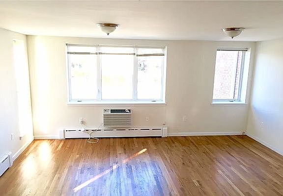 3rd image of 73-02 Ditmars Blvd Floor 2