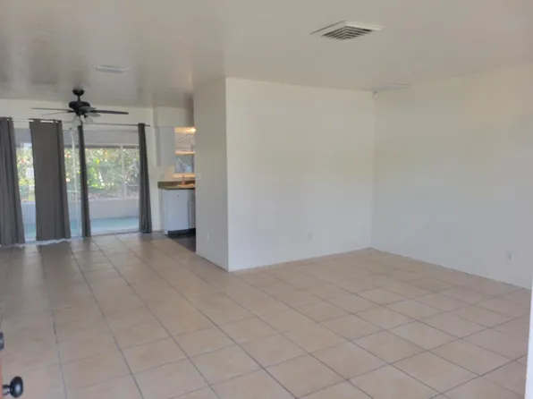 230 37th Ave SE, Saint Petersburg, FL 33705