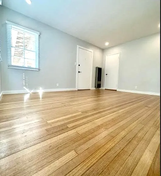 12155 Burbank Blvd — Photo 3