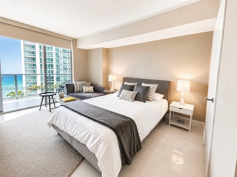 1300 Brickell Bay Dr #1806 — Photo 2