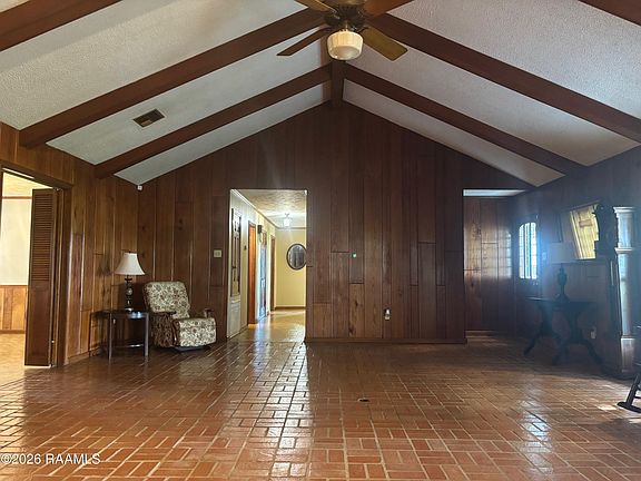 5th image of 319 Roger Rd