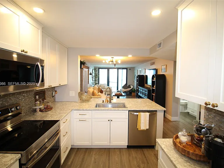 7370 S Ocean Dr #715 — Photo 6