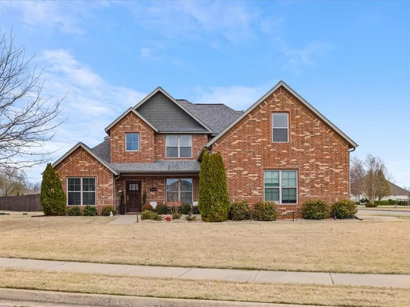 494 Waterfalls Dr, Farmington, AR 72730