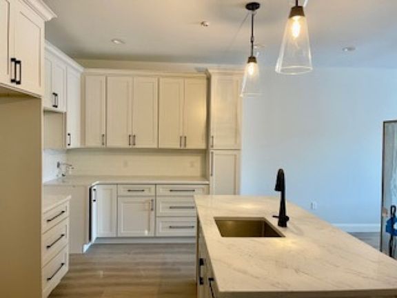 4th image of 903 Oakridge Common