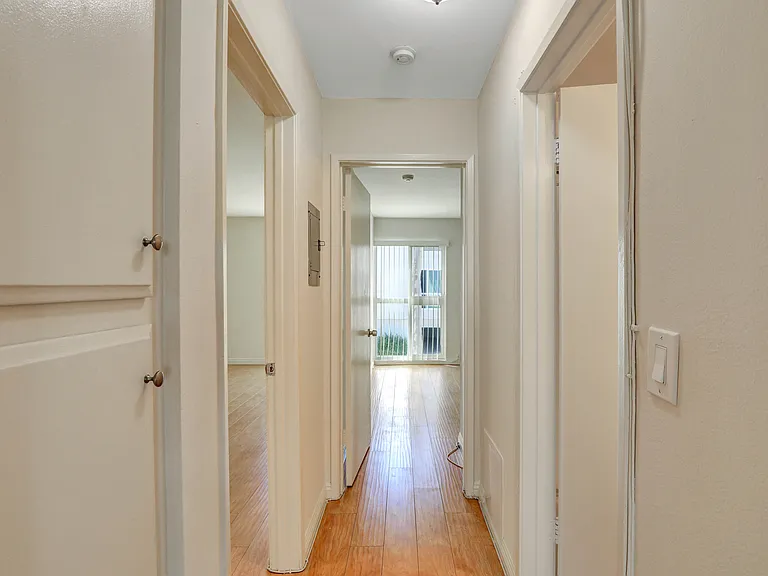 611 S Prospect Ave #102 — Photo 23