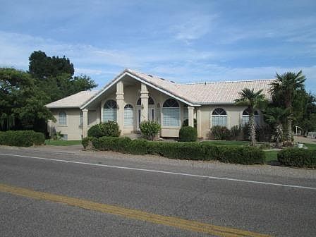 2nd image of 1419 E Tamarisk Dr