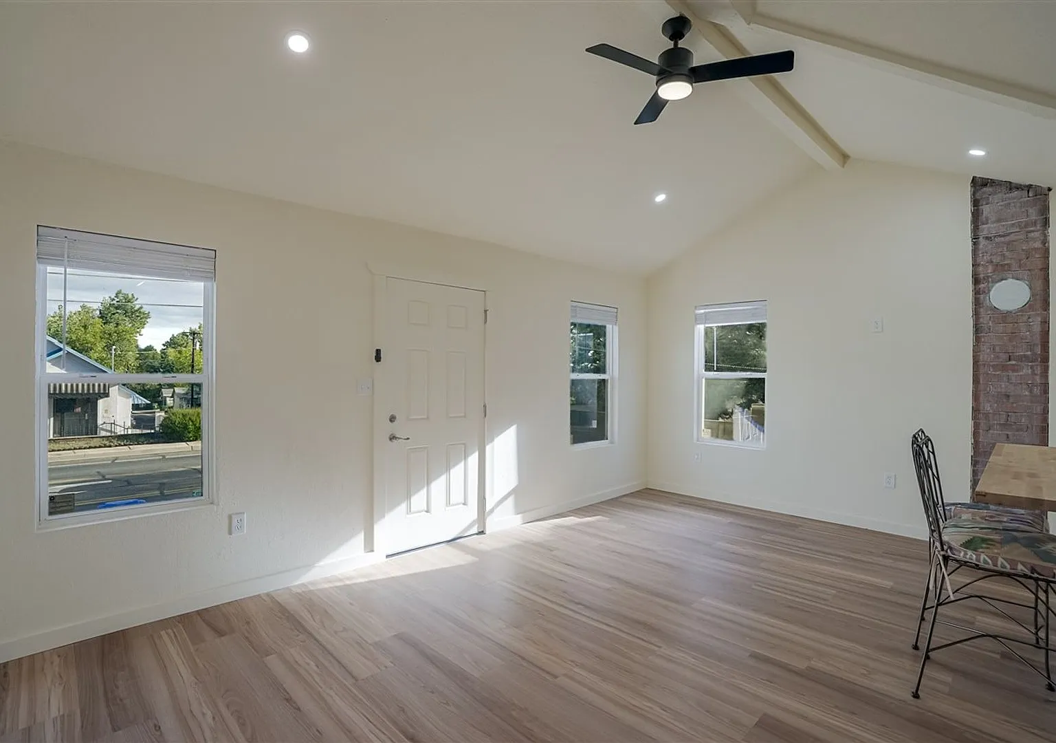 Must see 1 bed 1 bath single family close to downtown Prescott — Photo 3