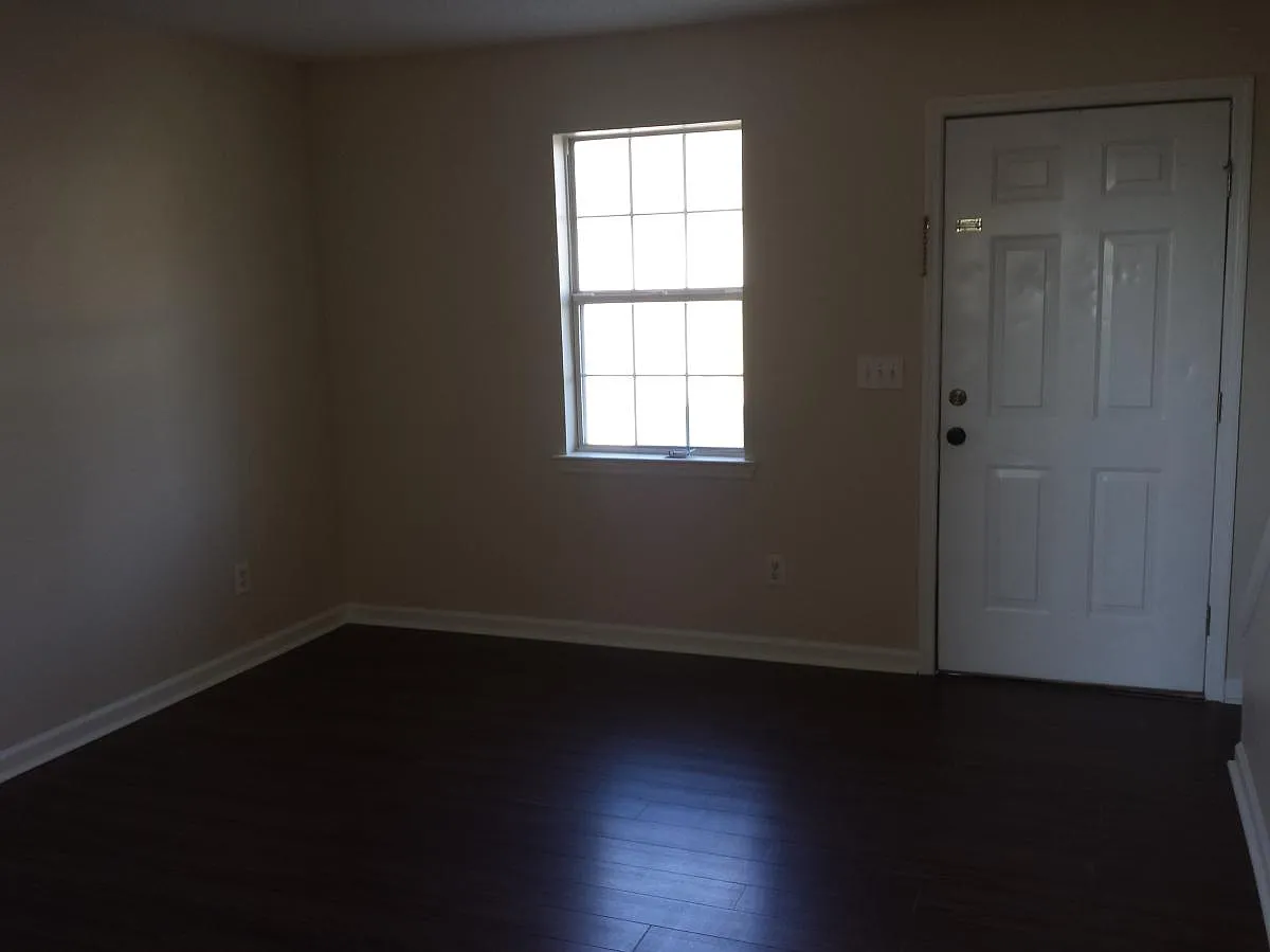 330 Baldwin Street SE — Photo 4