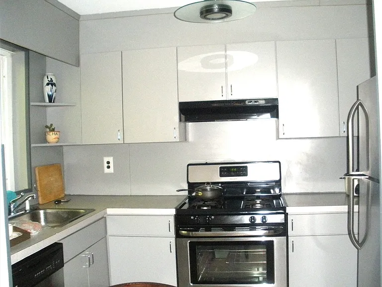28 Saint Paul St #6 — Photo 4