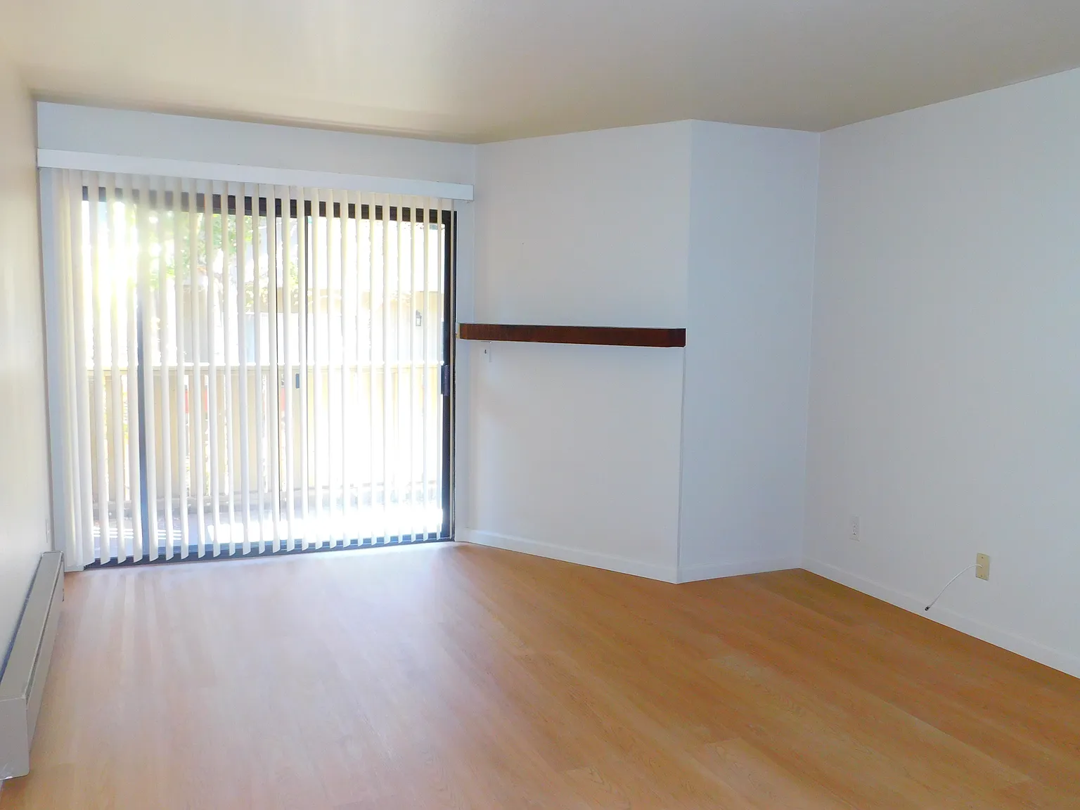 2 bed, 1010 sqft, $2,600 — Photo 4
