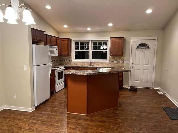 4th image of 619 W Melrose Dr