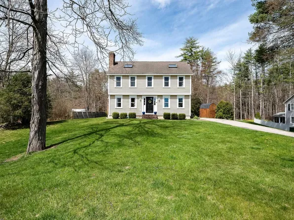 21 Riverside Farm Drive, Lee, NH 03861