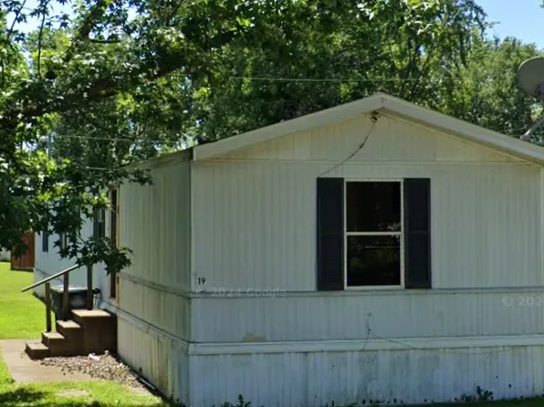 509 NW 7th St, Fairfield, IL 62837