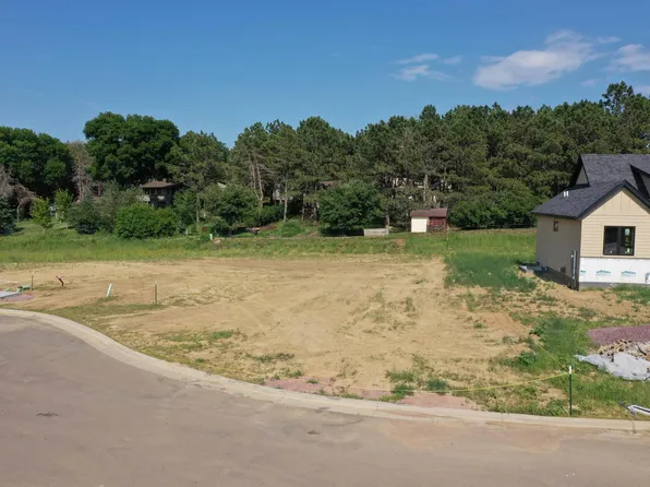 508 N Piper Cir, Sioux Falls, SD 57110