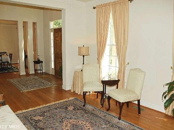 4th image of 8466 Chapelwood Ct