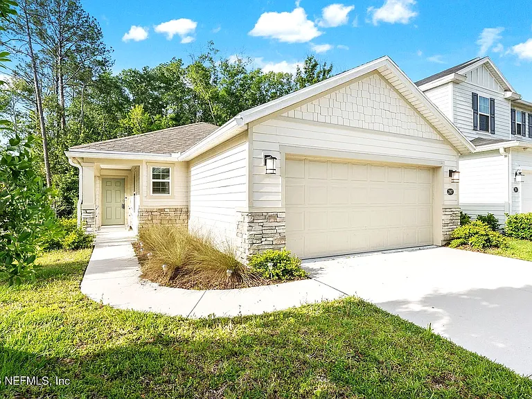 2907 Lucille Ln — Photo 1