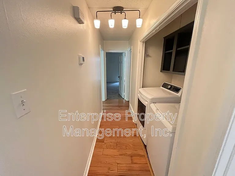 9161 Gainsborough Dr — Photo 11