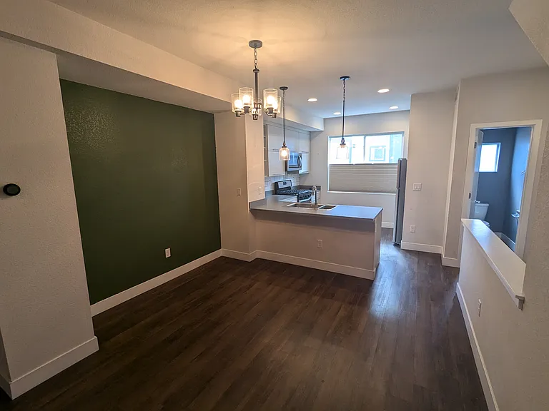 1021 Depew St — Photo 6