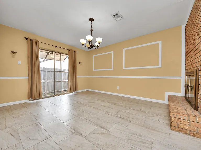 3935 Heathersage Dr — Photo 7
