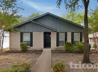 2725 Branch Oaks Dr, Garland, TX 75043