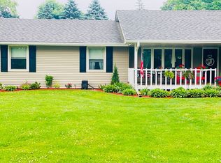 10649 Grover Oaks Rd, Roscoe, IL 61073