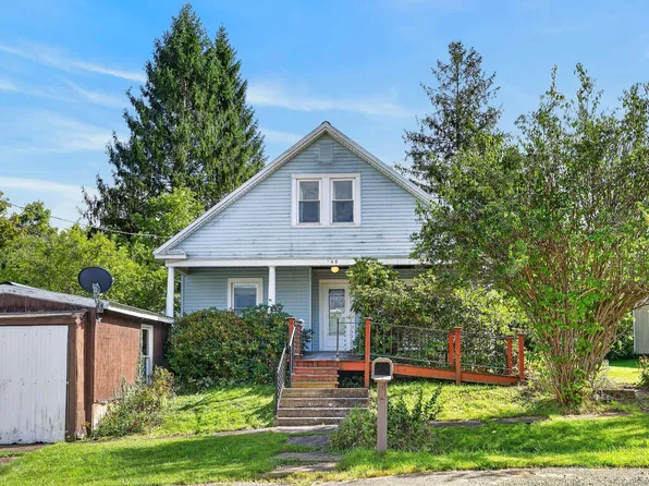 42 Maple St, New Albany, PA 18833