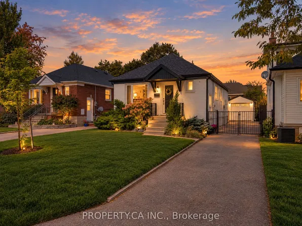 44 Daniels St, Toronto, ON M8Y 1M1