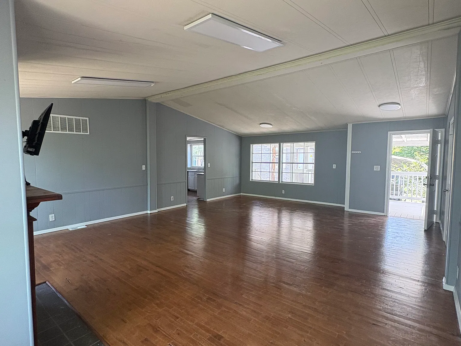 3 bed, 1800 sqft, $1,900 — Photo 4