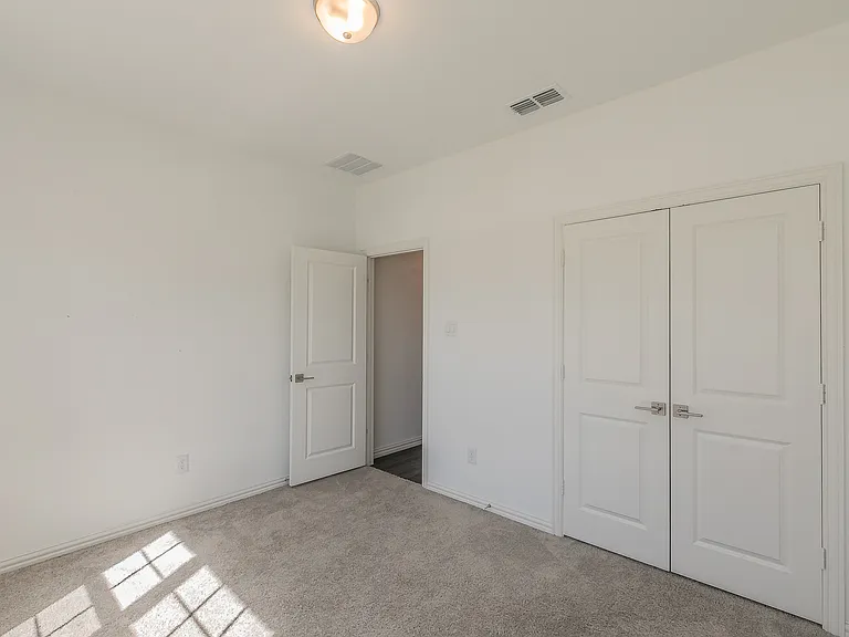 1504 Escondido Dr — Photo 11