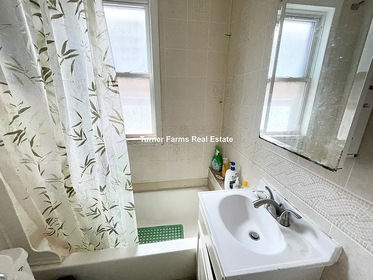 20 Howell St #3F — Photo 3